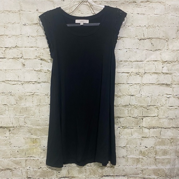 Ann Taylor LOFT Black Soft Crochet Lace Cap Sleeve A Line Dress - Picture 1 of 4